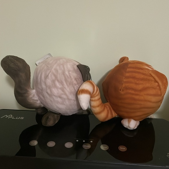 Cuddle Pets Cats - Picture 4 of 8